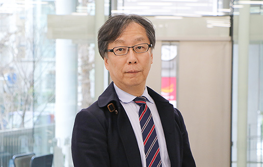 「グローバル世界」で豊かに生きていく。そのための学びの3つの柱が「言語」「知識」「体験」です。