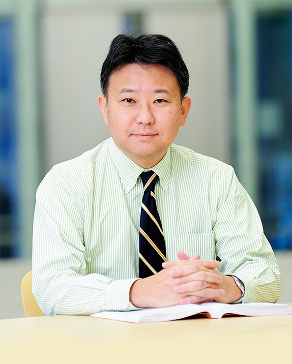人間科学部長　　阿部　一