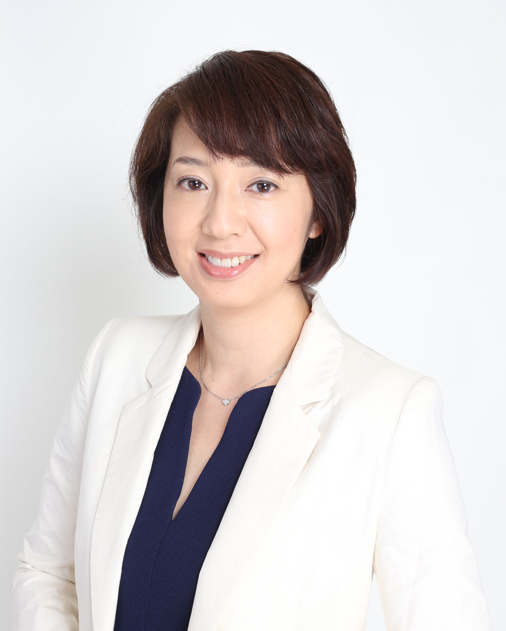 現代経営学部長　八塩　圭子