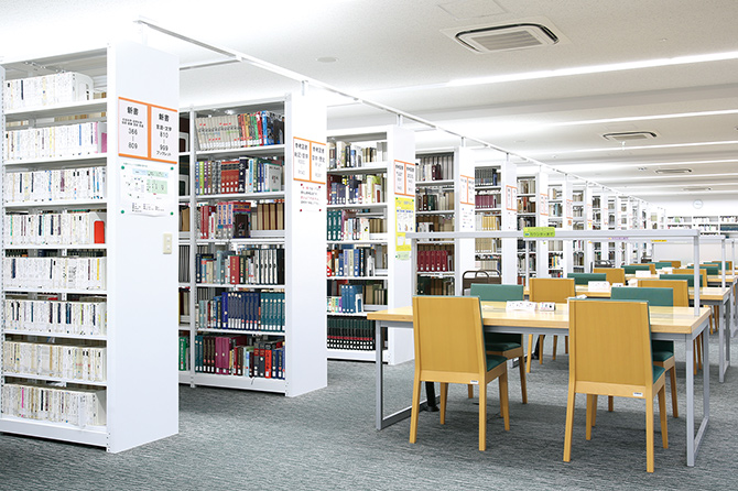 6F 図書館