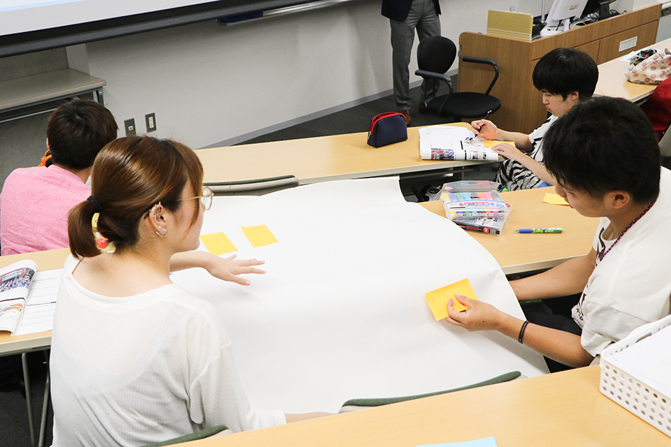 東洋学園大学_人間科学部科目のゲスト講師として（社福）佑啓会ふる里学舎本郷より堀金氏が来学