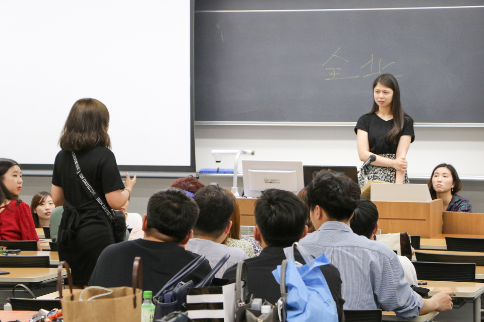 東洋学園大学_グローバル・コミュニケーション学部との交流イベントの様子