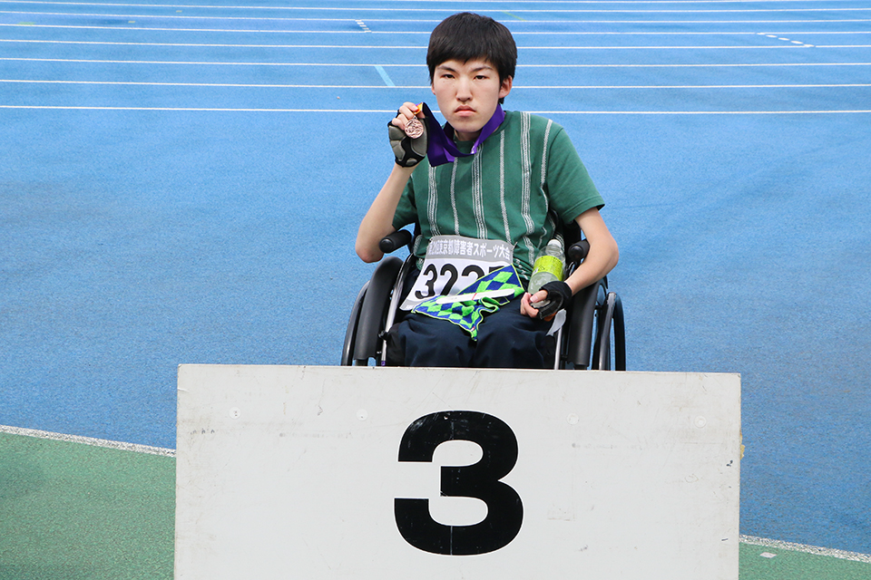 東洋学園大学_ボッチャサークル春原選手が第20回東京都障害者スポーツ大会100m走で銅メダル