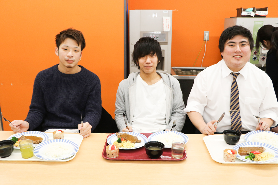 東洋学園大学_東学食堂で定期試験応援メニュー「500円ステーキランチ」