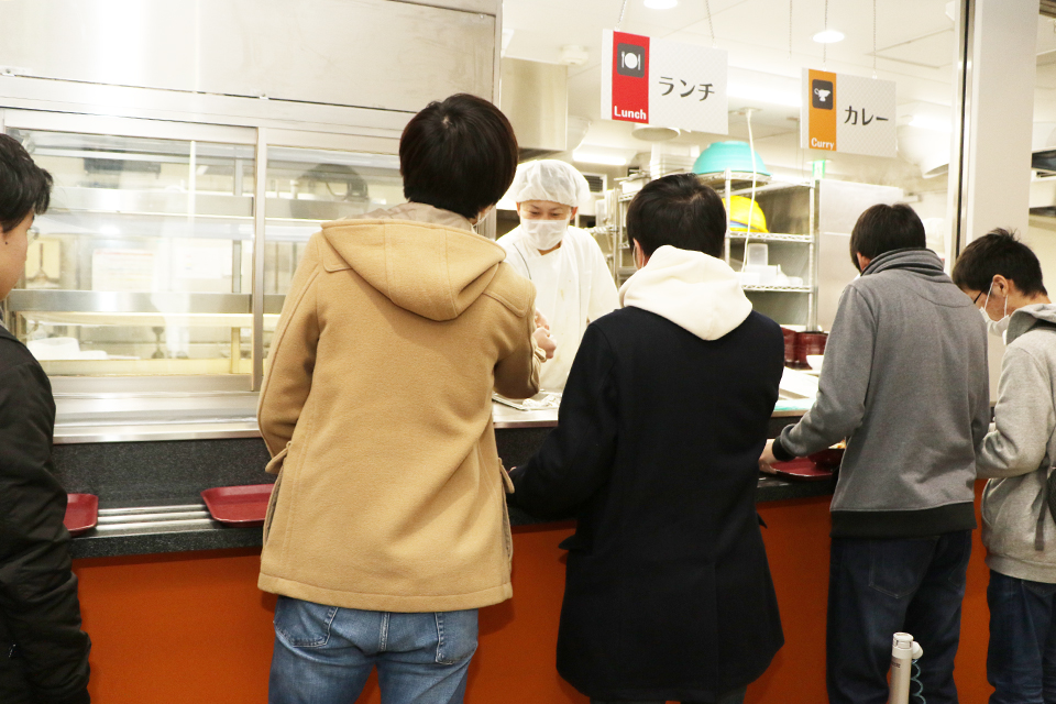 東洋学園大学_東学食堂で定期試験応援メニュー「500円ステーキランチ」
