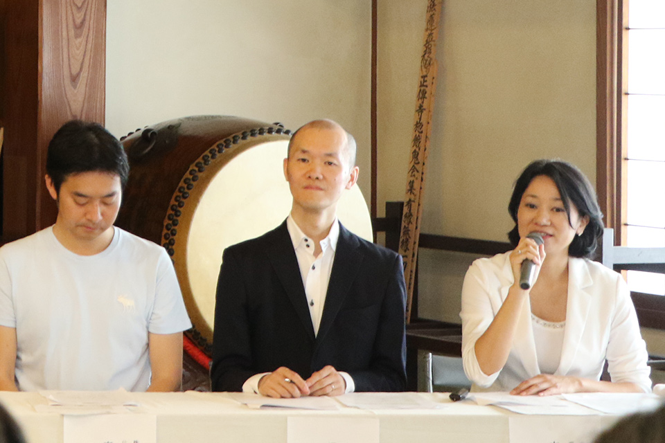 東洋学園大学_現代経営学部科目「企画・プレゼンテーション技法」の産学連携プロジェクト「お寺ステイ」の様子