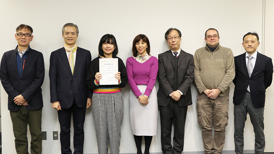 東洋学園大学_学部長優秀賞を授与（TOEIC940点）