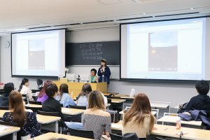 東洋学園大学_春の留学フェア_イギリス留学参加者のプレゼン