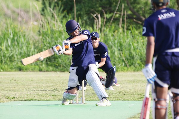 東洋学園大学_クリケット_富澤選手のバッティング