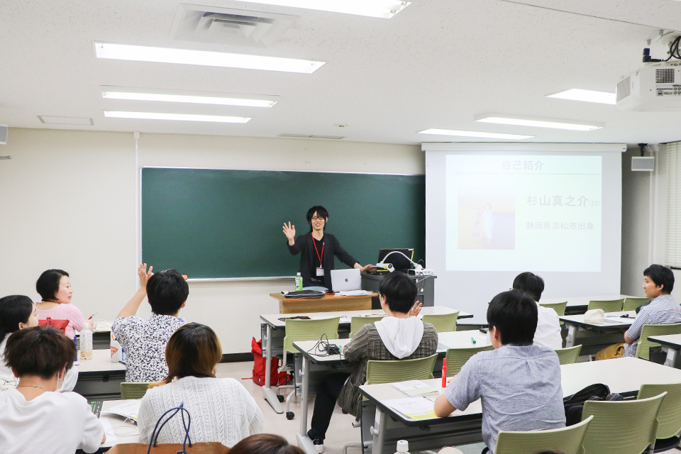 東洋学園大学_石黒ゼミのゲスト講師としてNPO法人エティックの杉山氏が来学