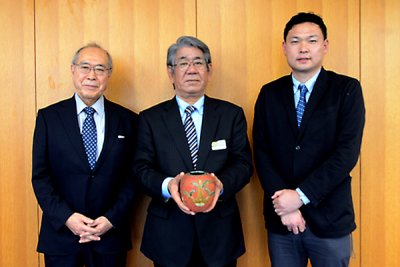 東洋学園大学_一ノ渡顧問が糸満市長を表敬訪問