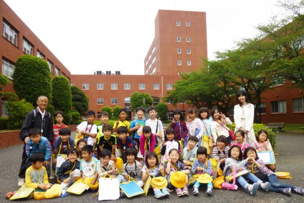 東洋学園大学_八木南小学校「町たんけん」