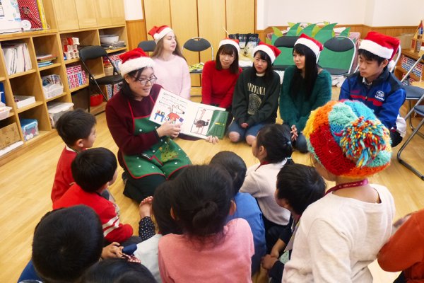 東洋学園大学_児童英語教育ゼミのクリスマス英語レッスン1