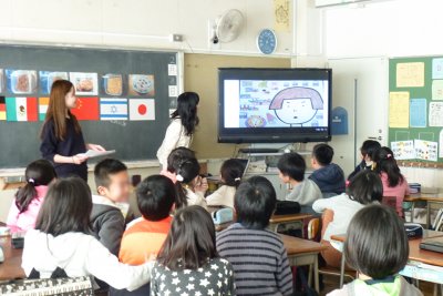 東洋学園大学_都内小学校での外国語活動実習_ 授業風景