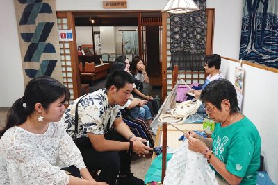 東洋学園大学_有松絞り職人の技を見学