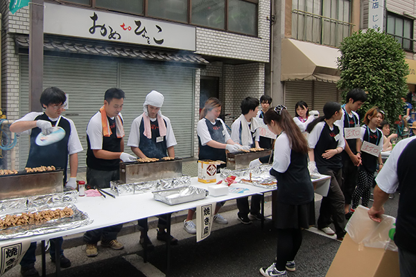 大横丁通り納涼祭_2013年_東洋学園大学