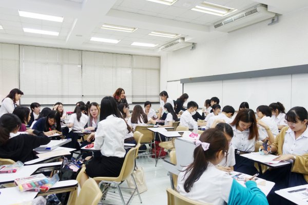 東洋学園大学_写真1 チュラーロンコーン大学交流活動