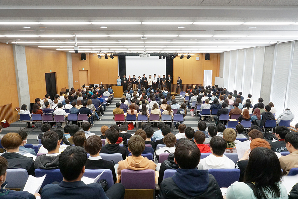 東洋学園大学_新入生オリエンテーションの模様