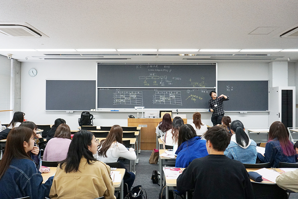 東洋学園大学_新入生オリエンテーションの模様