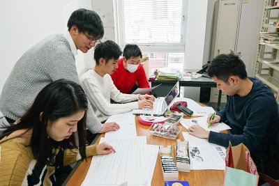 東洋学園大学_翻訳文学ゼミの活動風景