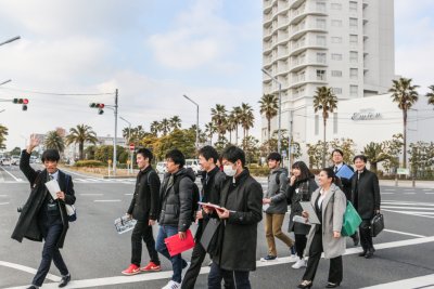 東洋学園大学_企業見学会（スターツグループ）_ホテル前