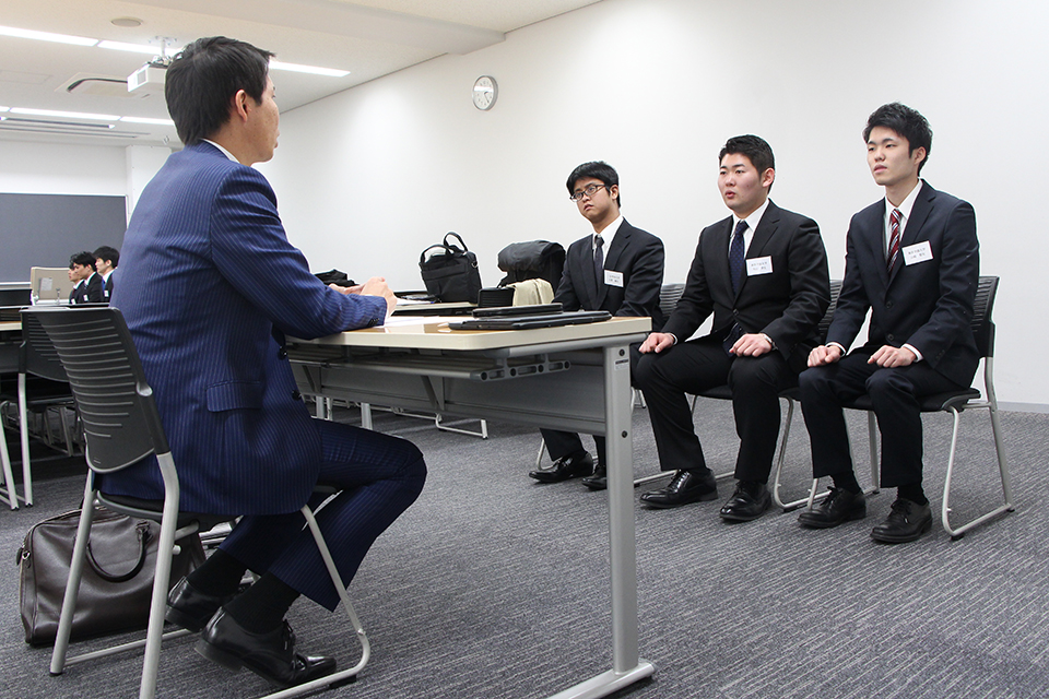 東洋学園大学_二松學舍大学との合同グループディスカッション実践・模擬面接会