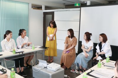東洋学園大学_企業見学会_銀座マギー_社員の方々との質疑応答