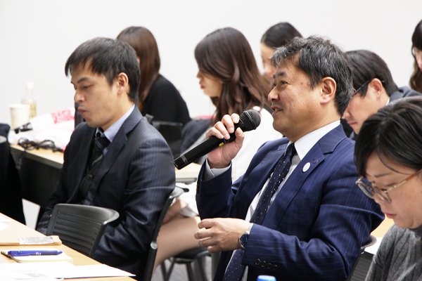 東洋学園大学_岩谷マテリアル社員の方々(2)