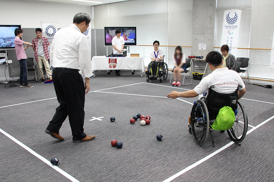 東洋学園大学_オープンキャンパスで新国立競技場建設定点観測のVR体験やボッチャ体験、1964年東京大会の資料展示を実施