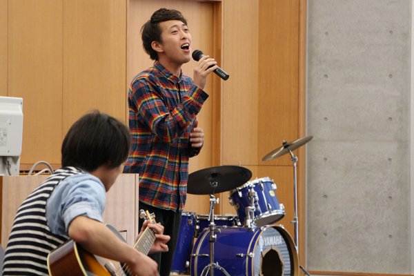 東洋学園大学_現代経営学部教養基礎演習_演奏風景