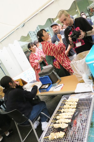 東洋学園大学_本郷D祭_焼き鳥