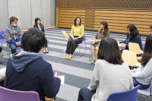 東洋学園大学_卒業生交流会_座談会1