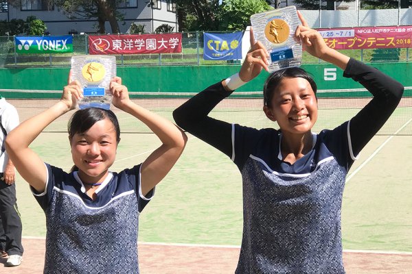 東洋学園大学_まつど女子OP2018_ダブルス優勝（小松・林）