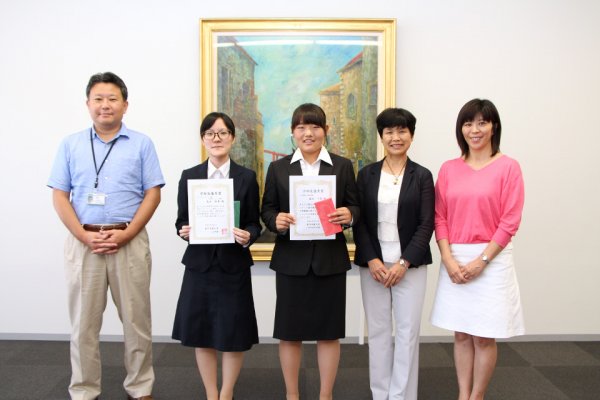 学部長優秀賞_植木さん・島本さん