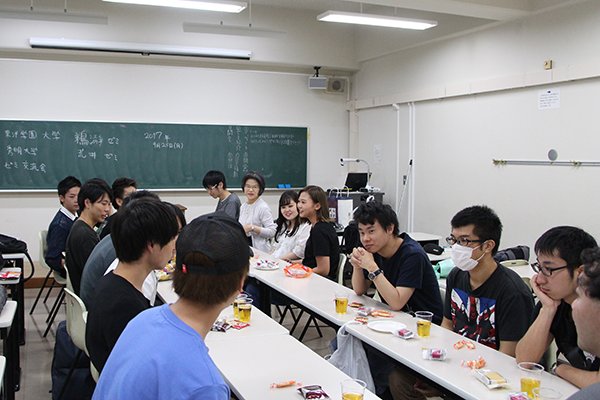 東洋学園大学_鵜瀞ゼミと荒井ゼミの懇談