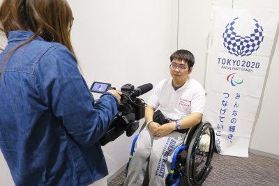 東洋学園大学_インタビューに答えるボッチャサークル部長