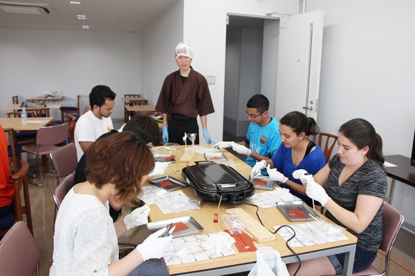 東洋学園大学_SHSU_あめ細工体験