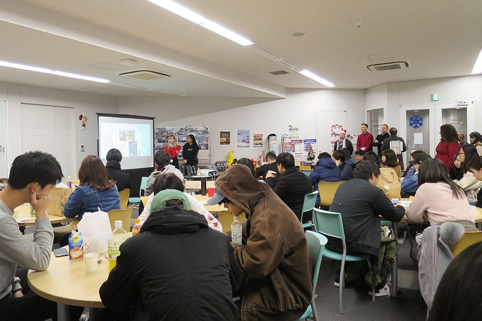 東洋学園大学_英語教育開発センター“Christmas around the World”
