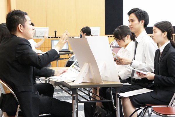 東洋学園大学_2017年度第5回学内企業セミナーの様子