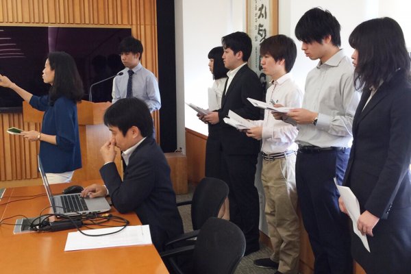 東洋学園大学_LGエレクトロニクス社でのプレゼン2