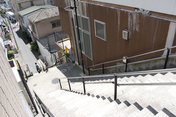 東洋学園大学_本郷の歴史と文学_実盛坂