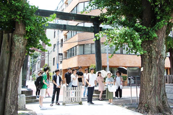 東洋学園大学_本郷の歴史と文学_湯島天神（大鳥居）