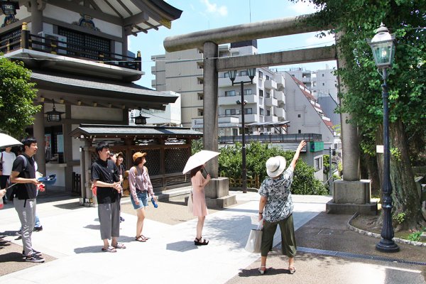 東洋学園大学_本郷の歴史と文学_湯島天神（ガス灯）