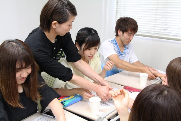 東洋学園大学_人間科学基礎演習A_アロマセラピー体験