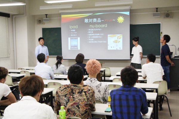 東洋学園大学_欧文印刷との産学連携2