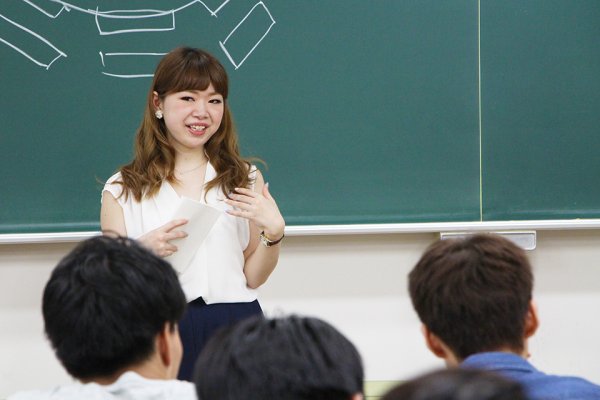 東洋学園大学_キャリアのススメ_卒業生