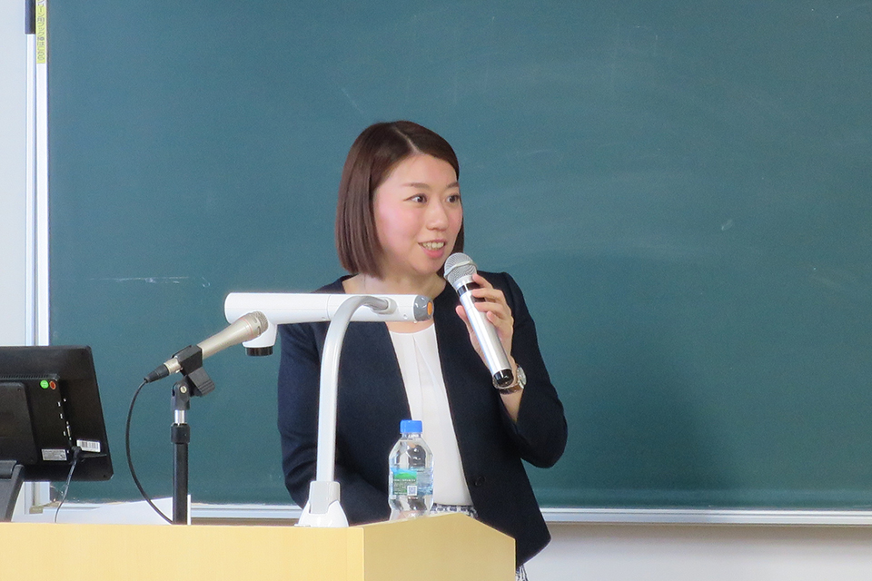 東洋学園大学_グローバル・コミュニケーション学科科目のゲスト講師として国境なき医師団（MSF）日本の堀越氏が来学