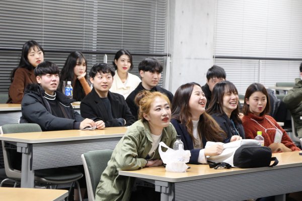 東洋学園大学_安養大の学生たち