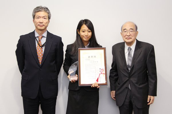 東洋学園大学_理事長賞_テニス部小松選手