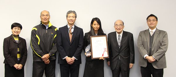 東洋学園大学_小松選手理事長賞授与式